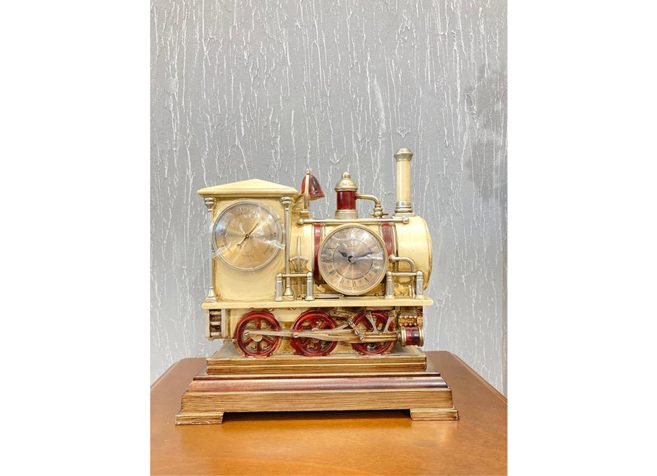 Miniature Train Decor Item (Gold)