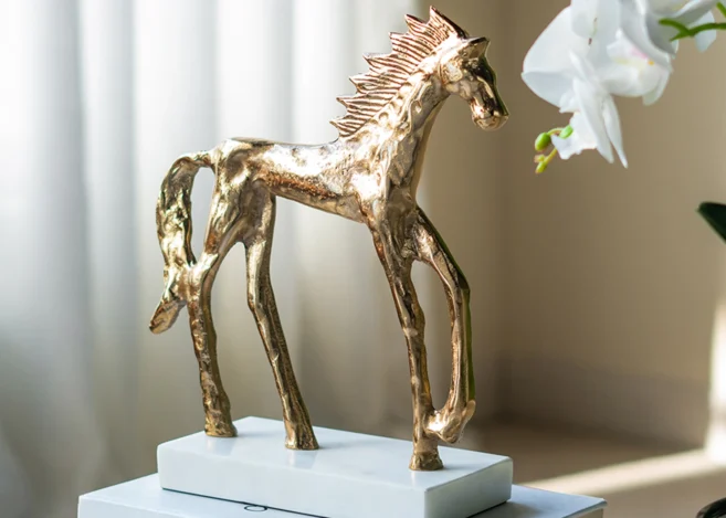 HORSE SCULPTURE ON STAND (86849-DS)