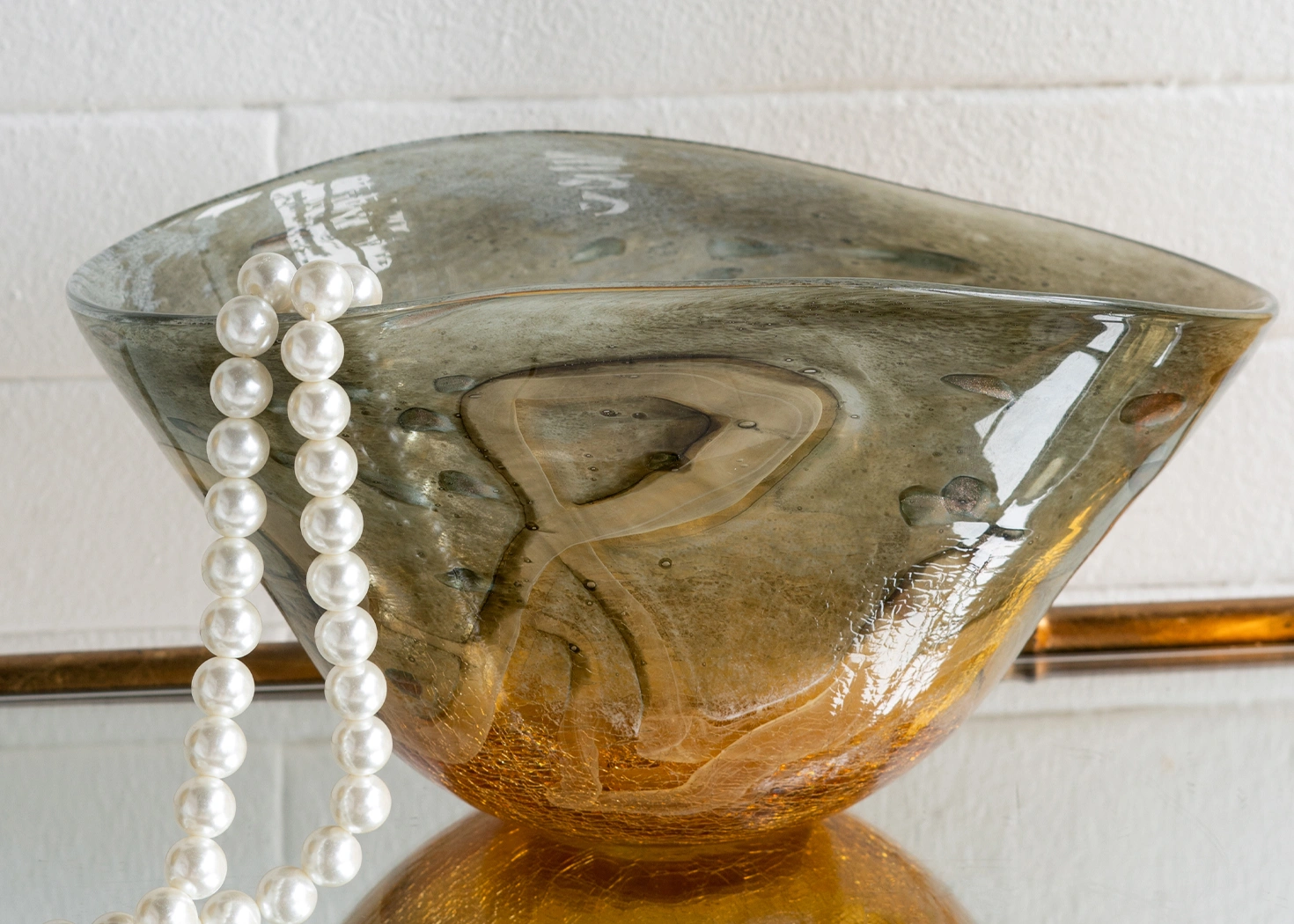GLASS BOWL (B8664)