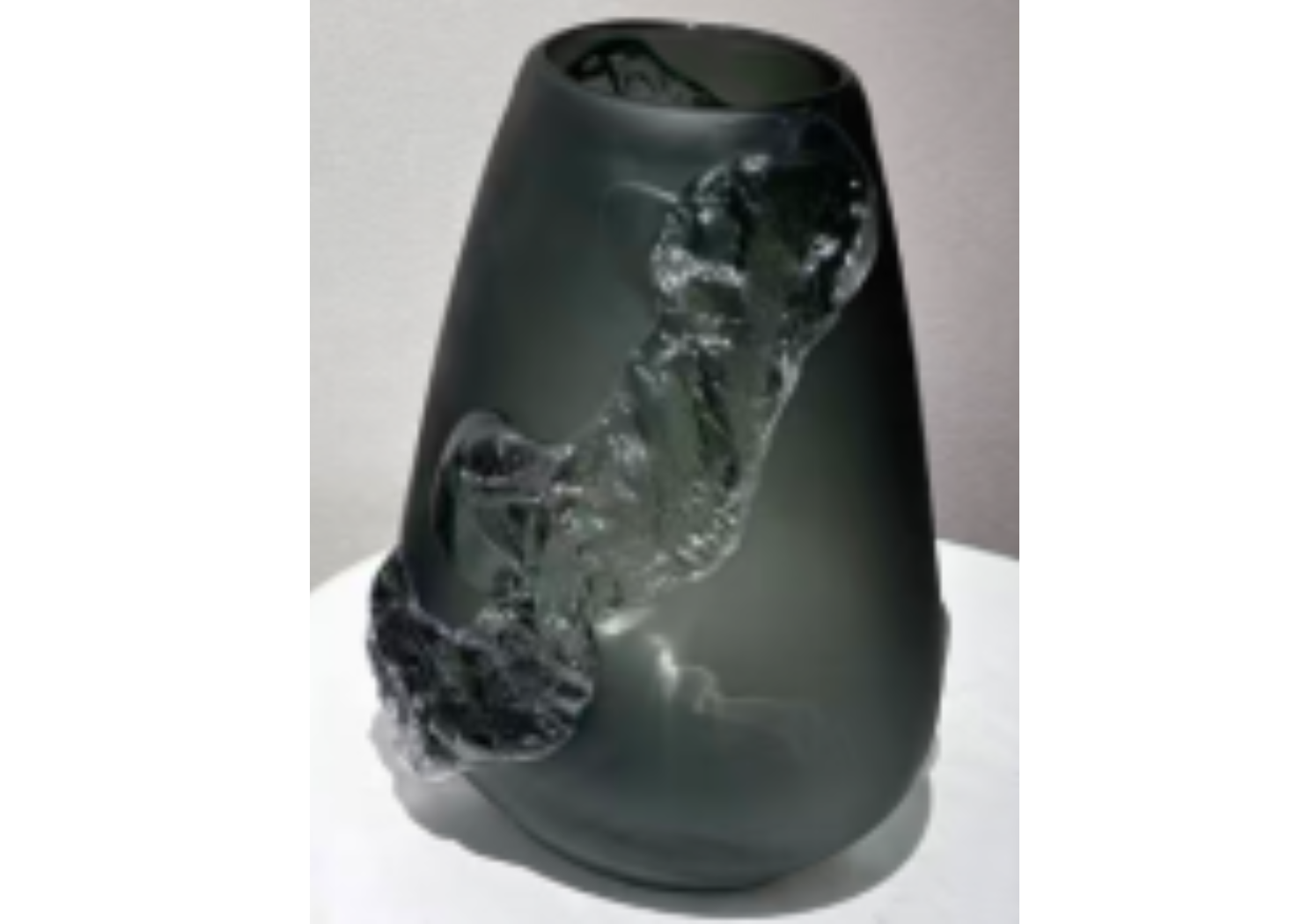 GLASS VASE (166-1469)