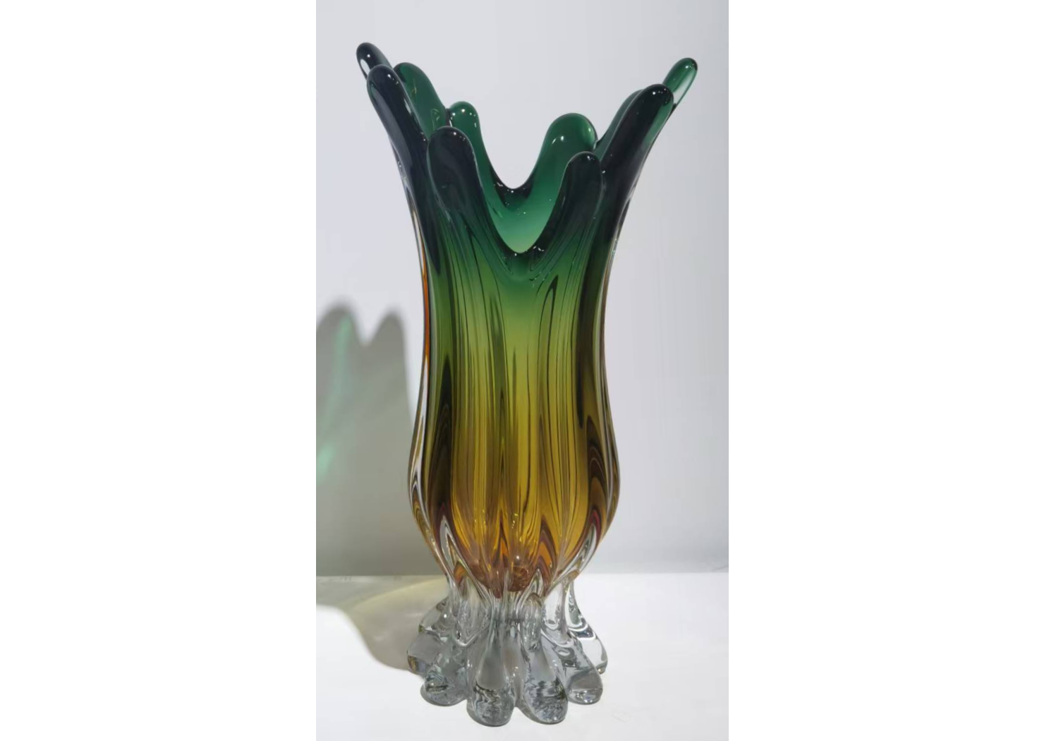 GLASS VASE (23-1337)