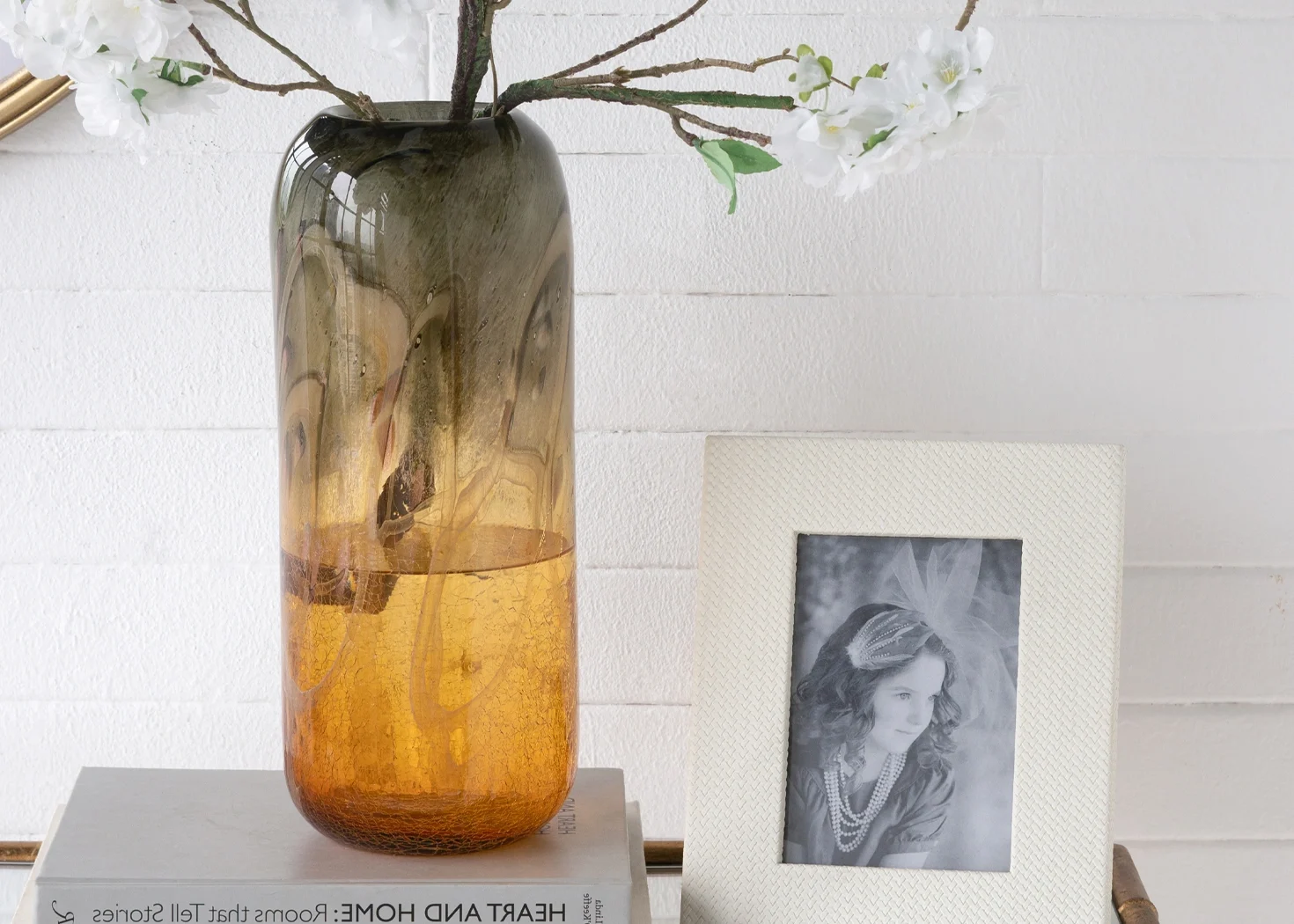 GLASS VASE (B8667)
