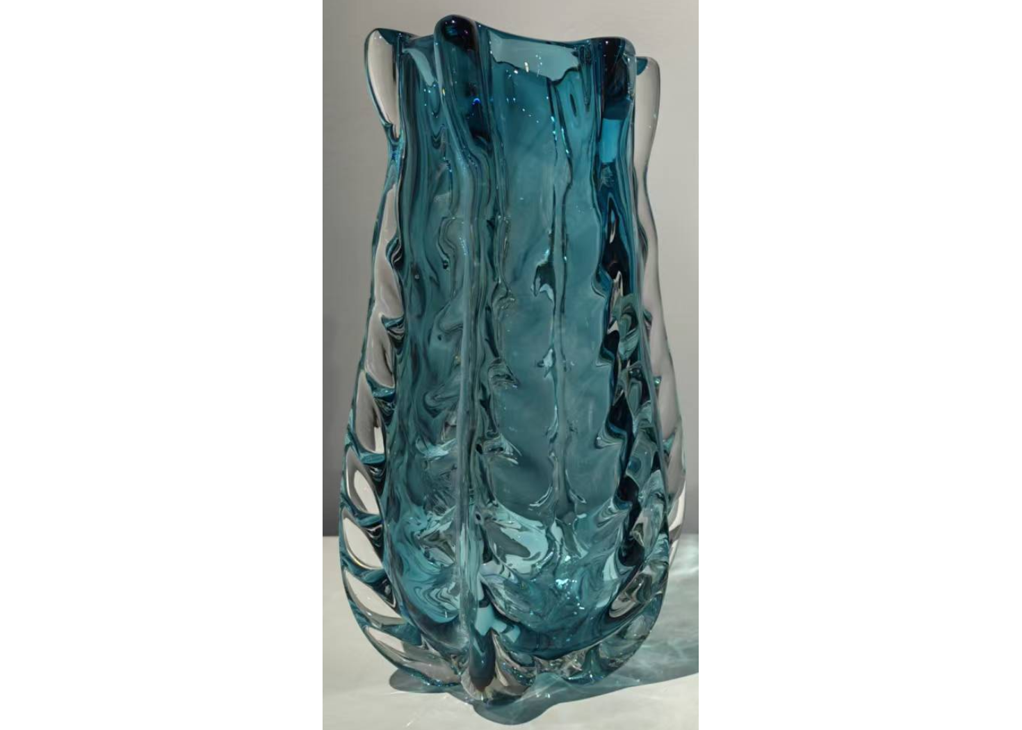 GLASS VASE (K/404)