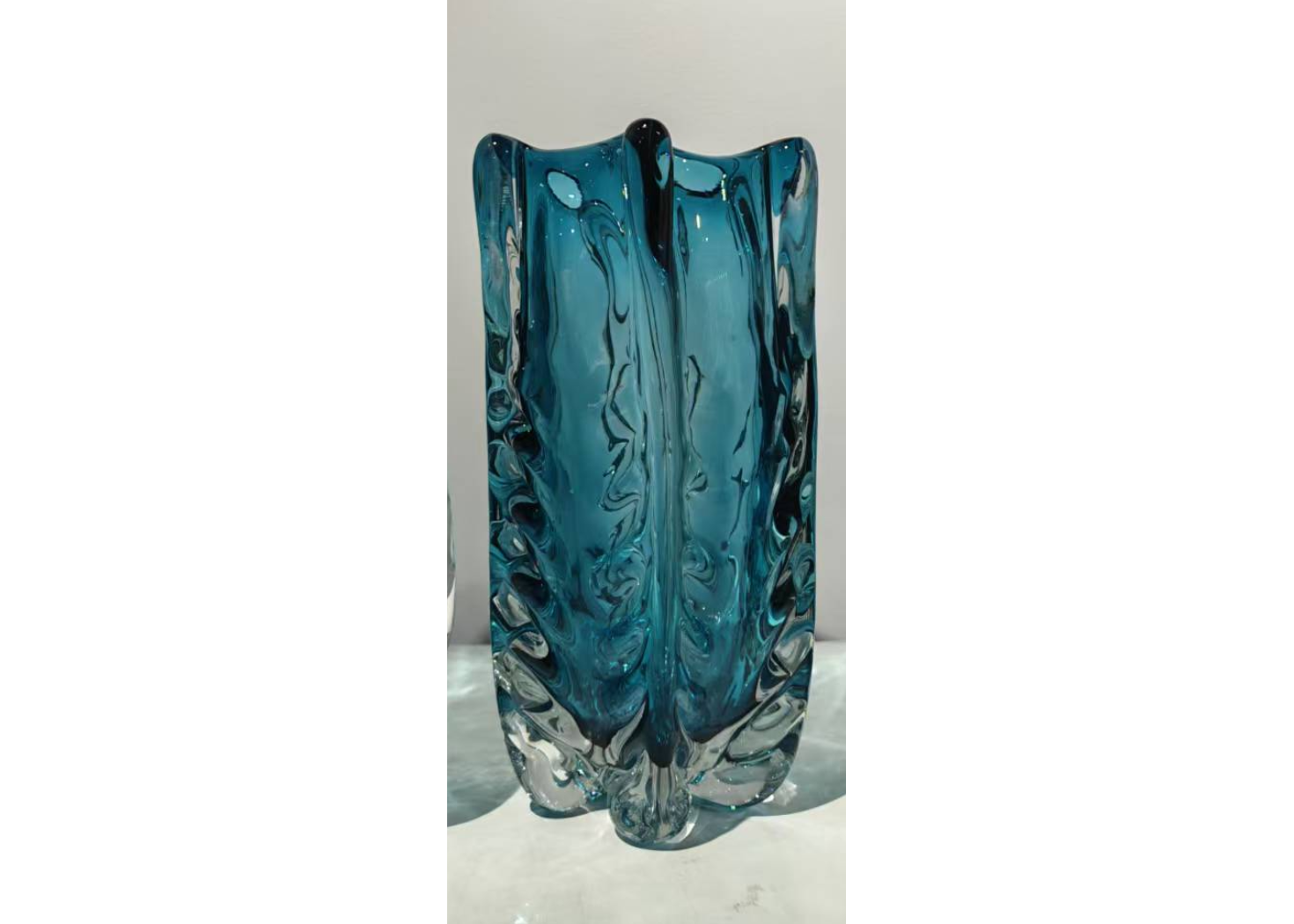 GLASS VASE (K/405)