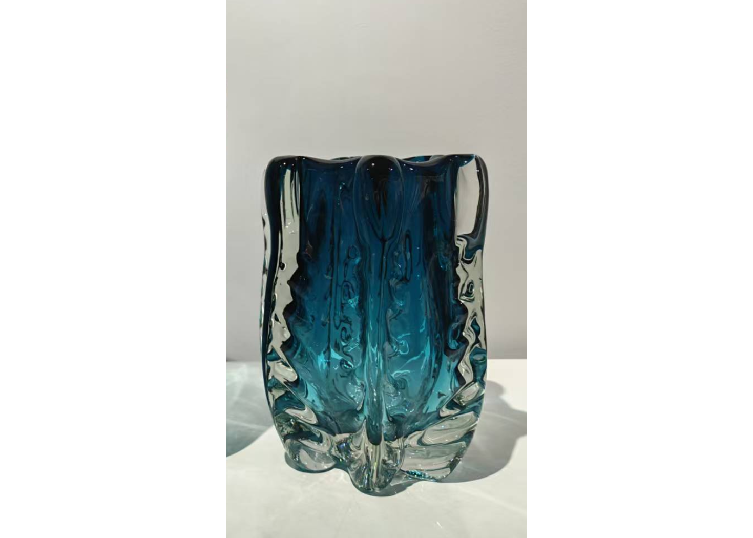 GLASS VASE (K/406)