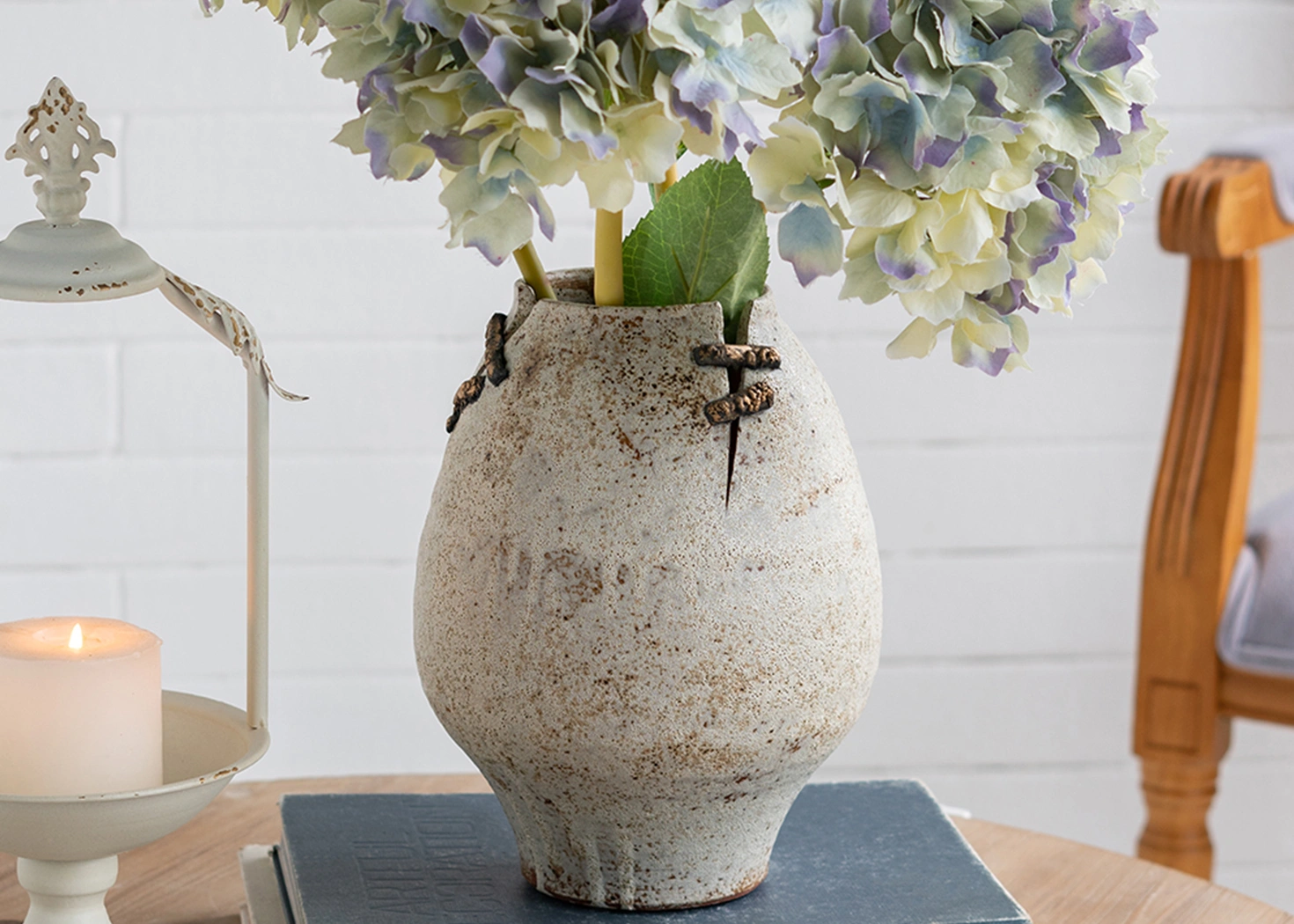HAND-PULLED VASE (C8515)