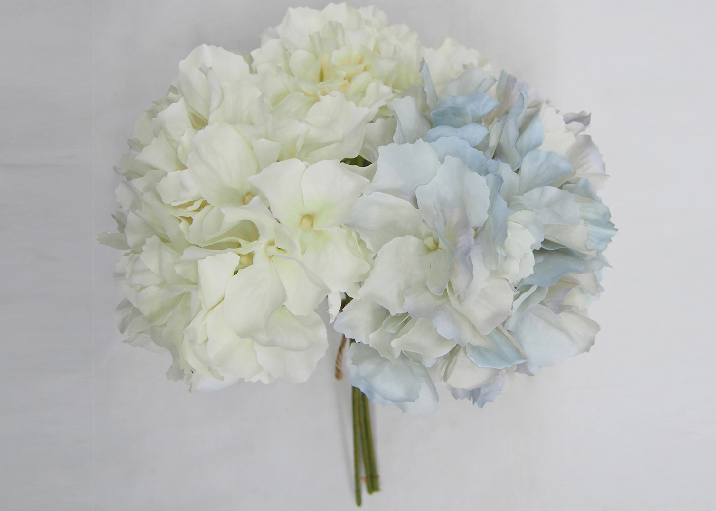 HYDRANGEA STEM- BLUE & WHITE (PHDFLW22082)