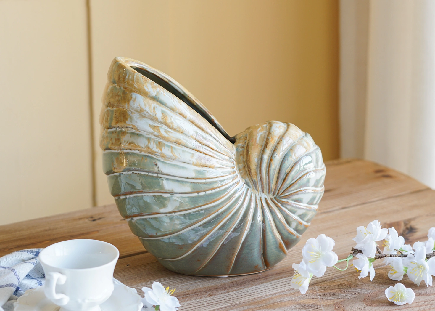 REACTIVE GLAZED SEASHELL PLANTER (C0038)